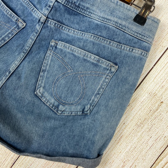 Big Star Vintage | Nirvana Boyfriend Short - Picture 13 of 15